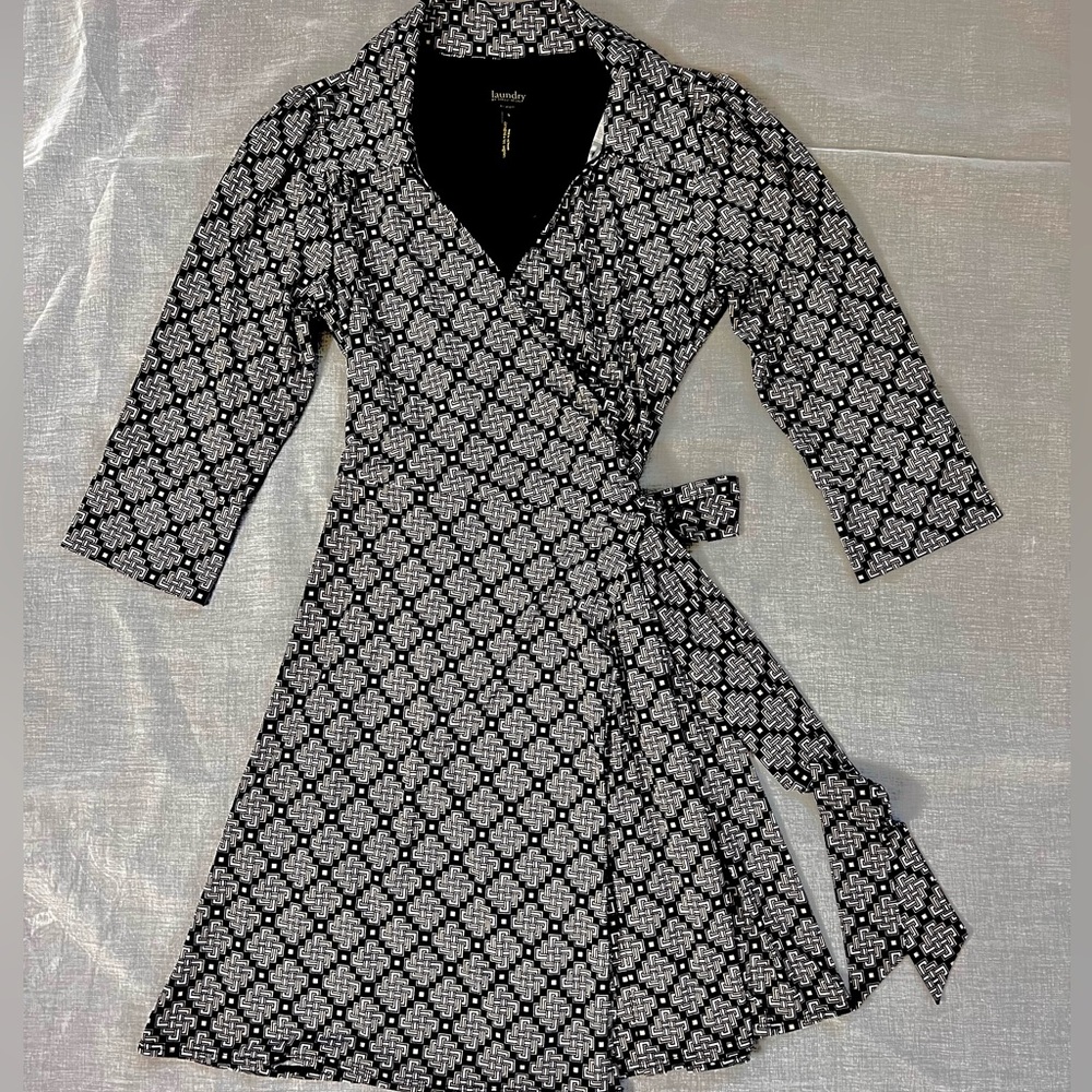 Laundry by Shelli Segal Knee-Length Wrap Dress - Size S